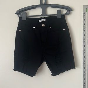 🍒Good American Distressed Shorts